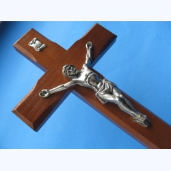Krzyż drewniany na ścianę brąz.Duży 32 cm 